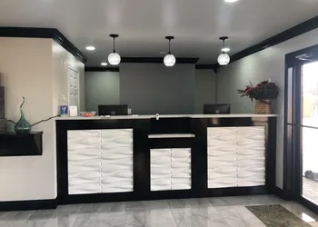 Quality Inn Madisonville hotel thumbnail 2