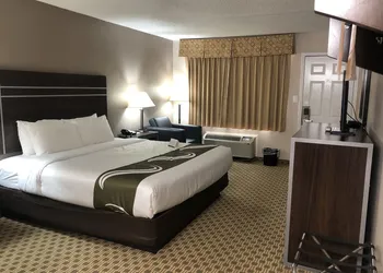 Quality Inn Madisonville hotel thumbnail 5