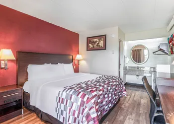 Red Roof Inn Columbia, MO hotel thumbnail 5