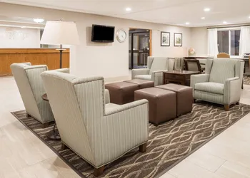 Baymont by Wyndham Fulton hotel thumbnail 2