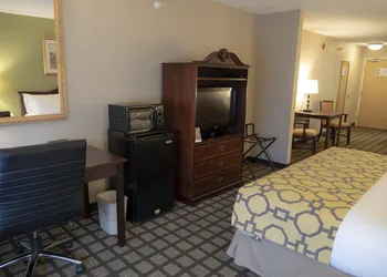 Baymont by Wyndham Fulton hotel thumbnail 6