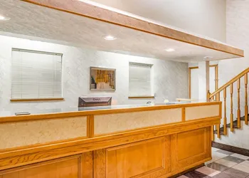 Days Inn by Wyndham Bishop hotel thumbnail 4