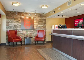 Red Roof Inn Akron hotel thumbnail 2