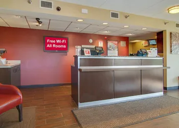 Red Roof Inn Akron hotel thumbnail 3