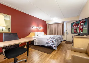 Red Roof Inn Akron hotel thumbnail 6