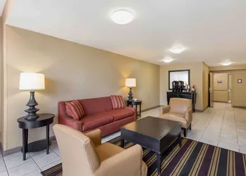 Suburban Studios Copley Akron West hotel thumbnail 2