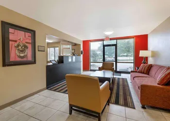 Suburban Studios Copley Akron West hotel thumbnail 3