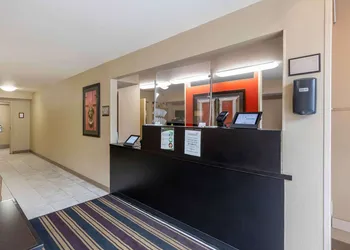 Suburban Studios Copley Akron West hotel thumbnail 5