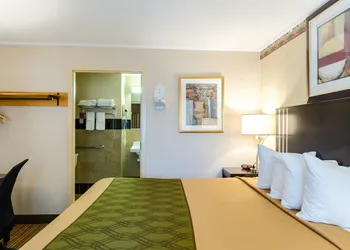 FairBridge Inn Express hotel thumbnail 8