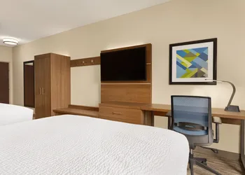 Holiday Inn Express & Suites Akron Regional Airport Area by IHG hotel thumbnail 8