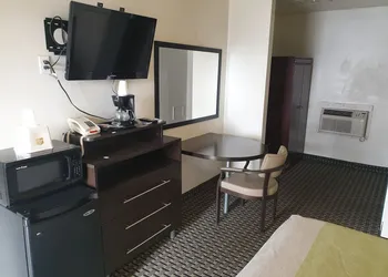 Split Mountain Motel hotel thumbnail 5