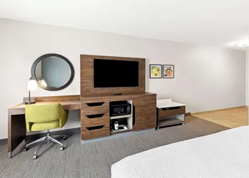 Hampton Inn & Suites Canton hotel thumbnail 6