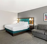Hampton Inn & Suites Canton hotel detail image 7