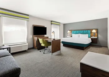 Hampton Inn & Suites Canton hotel thumbnail 8