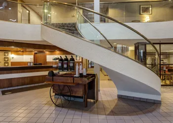 Comfort Inn Hall of Fame hotel thumbnail 2