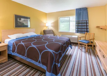 Super 8 by Wyndham Medina hotel thumbnail 5