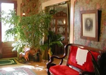 Rocking Horse Inn hotel thumbnail 2