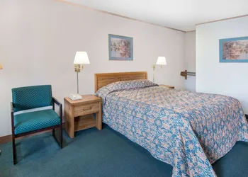 Knights Inn Canton hotel thumbnail 6