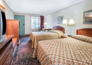 Knights Inn Canton hotel thumbnail 8