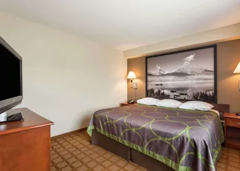 Super 8 by Wyndham Abbotsford BC hotel thumbnail 5