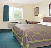 Super 8 by Wyndham Windsor hotel detail image 7