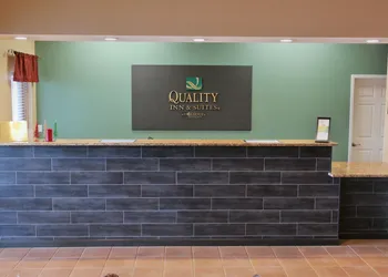 Quality Inn & Suites Loveland hotel thumbnail 2