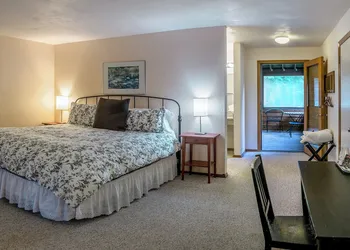 Green Springs Inn hotel thumbnail 2