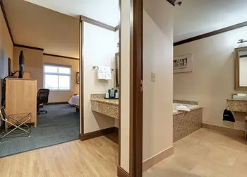Dimond Center Hotel hotel thumbnail 5