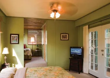 Ka'awaloa Plantation Bed & Breakfast hotel thumbnail 7