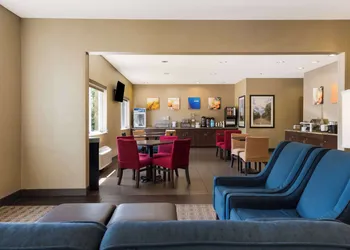 Comfort Inn Wichita East hotel thumbnail 2