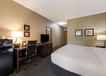 Comfort Inn Wichita East hotel thumbnail 8