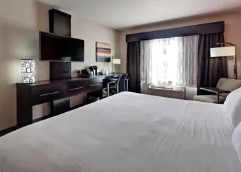 Holiday Inn Express & Suites Wichita Northwest by IHG hotel thumbnail 2