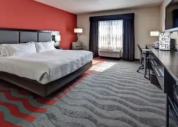 Holiday Inn Express & Suites Wichita Northwest by IHG hotel thumbnail 3