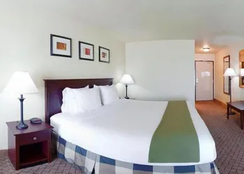 Holiday Inn Express Hotel & Suites El Dorado, Kansas by IHG hotel thumbnail 6