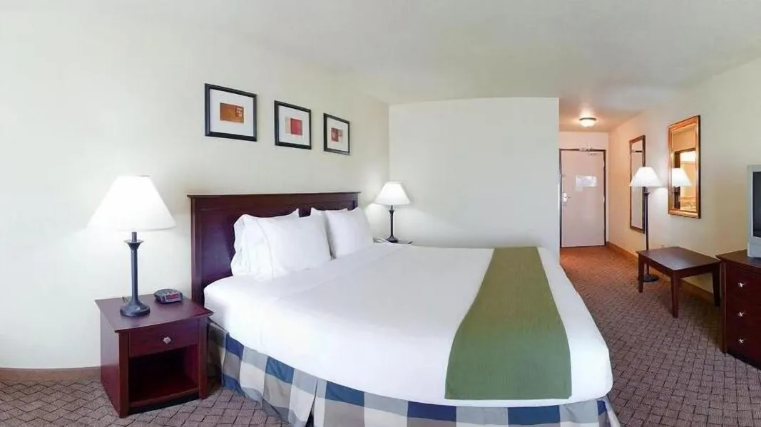 Holiday Inn Express Hotel & Suites El Dorado, Kansas by IHG hotel detail image 6