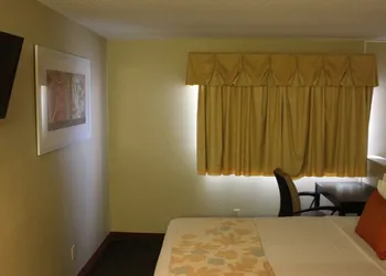 Hawthorn Extended Stay by Wyndham Wichita hotel thumbnail 8