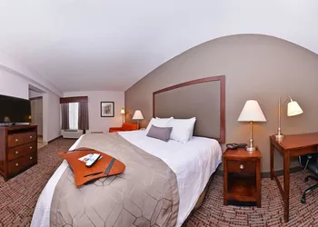 Best Western Plus Wichita West Airport Inn hotel thumbnail 5