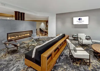 DoubleTree by Hilton Hotel Wichita Airport hotel thumbnail 2