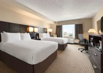 DoubleTree by Hilton Hotel Wichita Airport hotel thumbnail 8