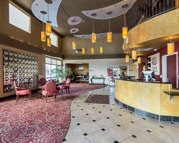 Comfort Suites Airport hotel detail image 2