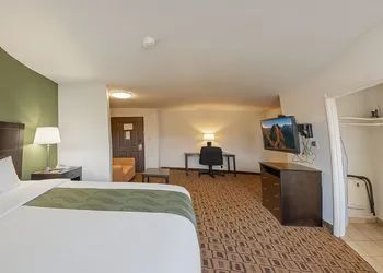 Coratel Plus Suites Wichita West Airport hotel thumbnail 6