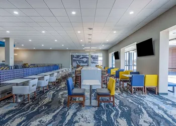 Wingate by Wyndham Wichita Airport hotel thumbnail 8