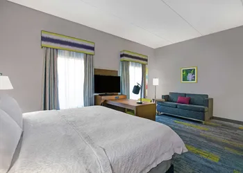 Hampton Inn & Suites Augusta West hotel thumbnail 7