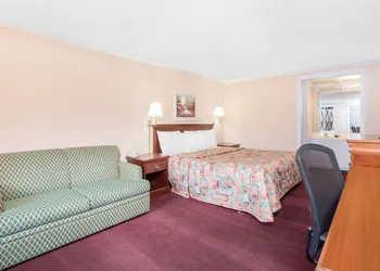 Knights Inn Augusta at Boy Scout Rd hotel thumbnail 4