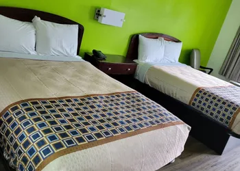 Budgetel Inn & Suites hotel thumbnail 5