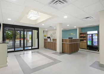 Baymont by Wyndham Grovetown Augusta hotel thumbnail 2