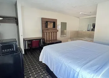 Country Hearth Inn & Suites Augusta hotel thumbnail 4