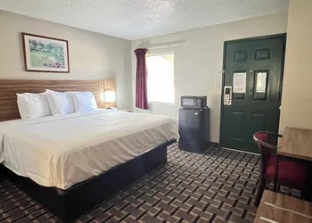 Country Hearth Inn & Suites Augusta hotel thumbnail 8