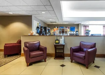 Comfort Inn & Suites Thomson hotel thumbnail 2
