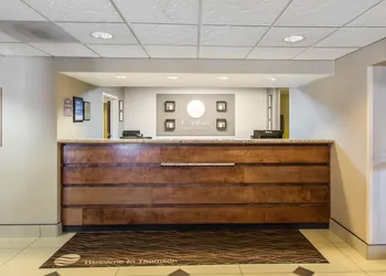 Comfort Inn & Suites Thomson hotel thumbnail 3